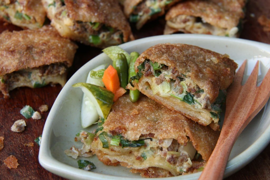 Membuat martabak telur