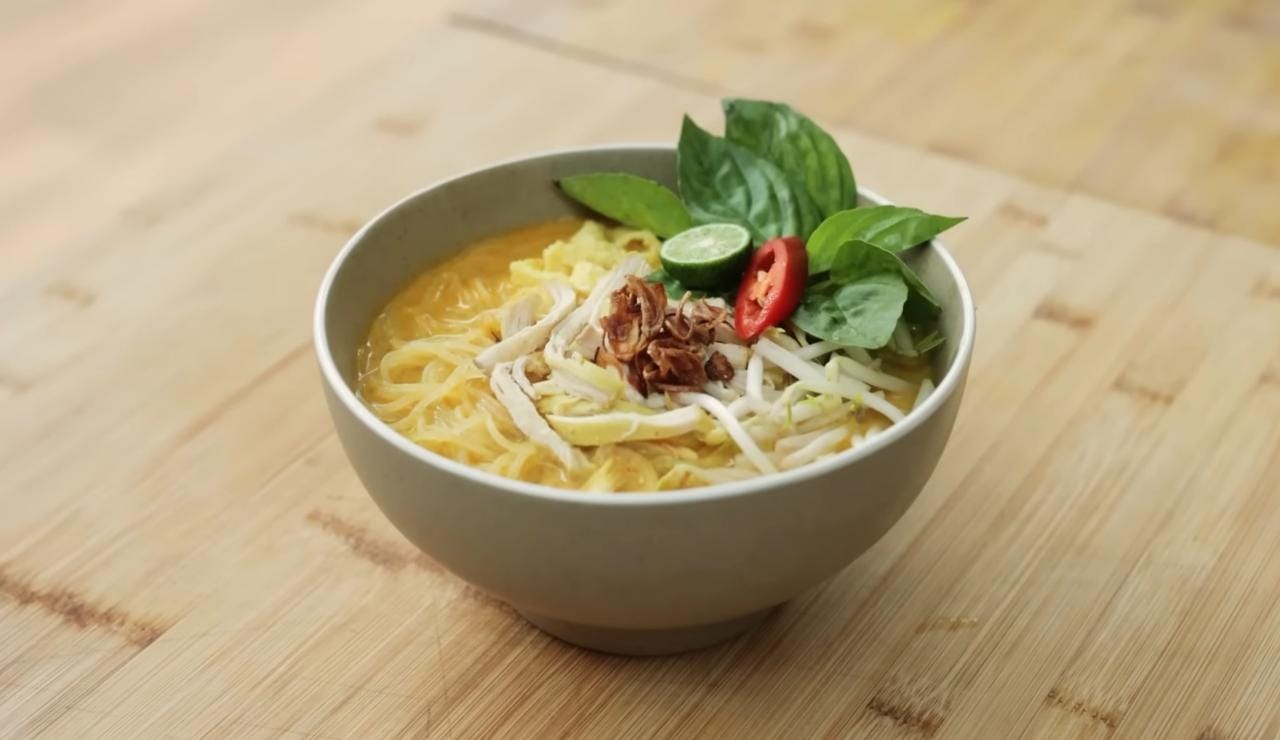 MEMBUAT BIHUN AYAM KUAH LAKSA